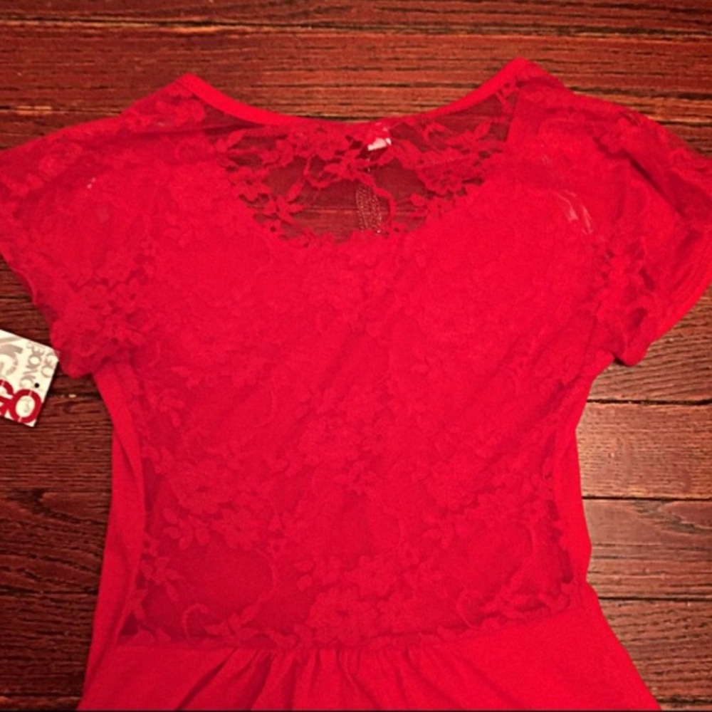 🩶 SOLD/MPLACE 🩶 Red Asymmetrical Peplum Blouse
SM - CHILDREN’S - Picture 4 of 6